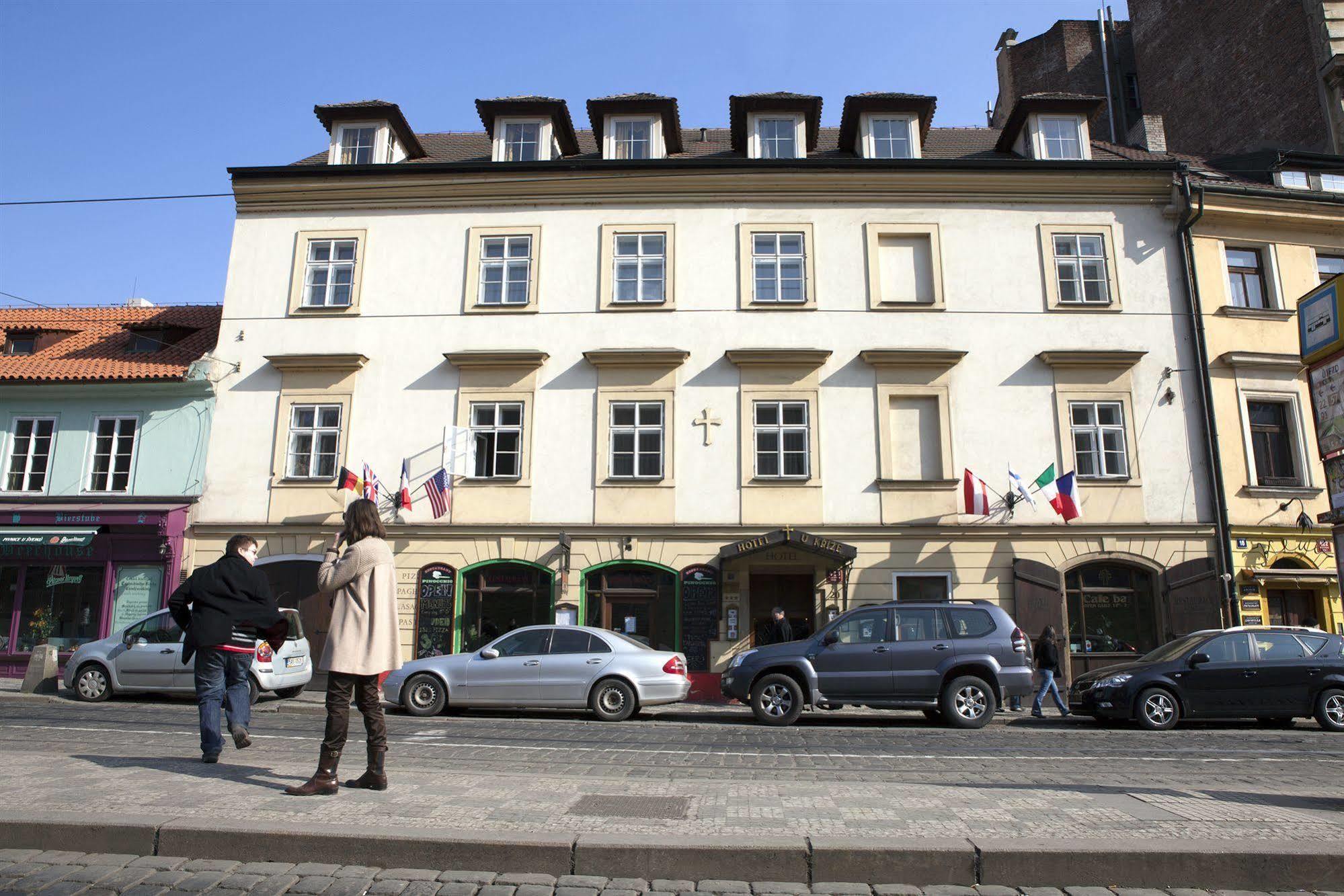Hotel U Krize Praga Exterior foto
